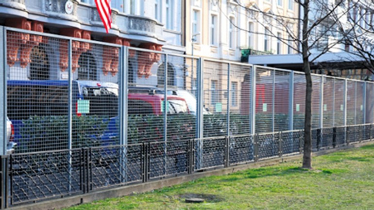 Americká ambasáda sa presťahuje z hviezdoslavovho námestia - plot2