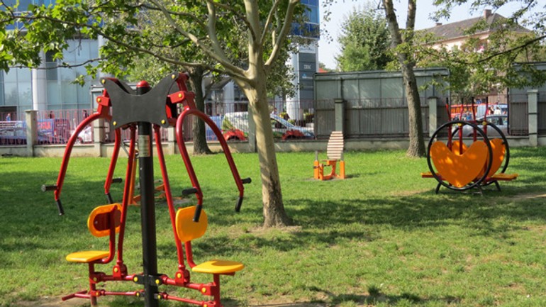 Na kuchajde je fitness centrum pre seniorov - cviciace_stroje