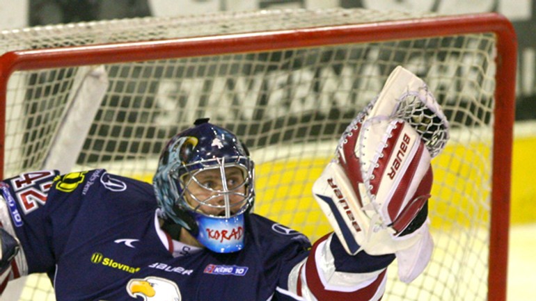 Hc slovan vykročil za titulom, zdolal majstra - Slovan kosice1