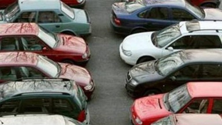 Parkovacia politika dnes vstupuje do platnosti, v praxi sa však ešte neprejaví... - PArkovanie