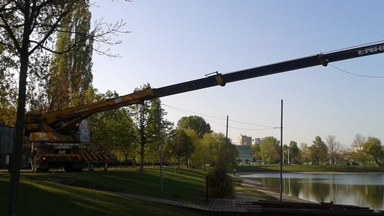 Foto: opravili pokazené mólo na štrkoveckom jazere - Mólo v Ružinove