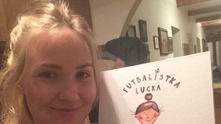 Futbalová reprezentantka pokrstí tri svoje detské knižky - Veronika Klechova