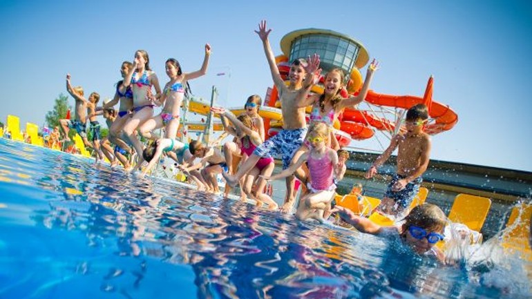 Rodinná dovolenka v burgenlande - kindergruppe(c)Sonnentherme Lutzmannsburg