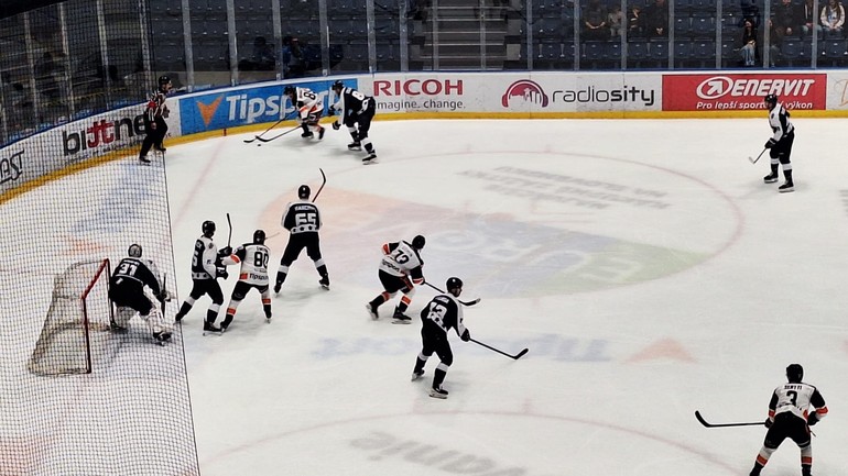 Slovan Bratislava prehral proti hokejistom Dukla Michalovce