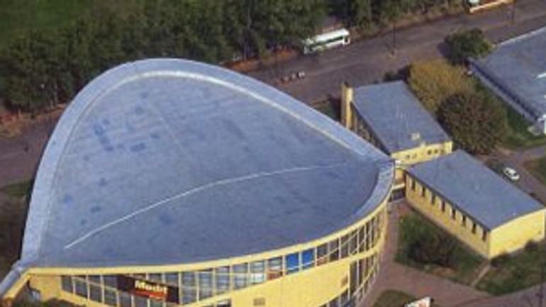 Športoviská na pasienkoch chce primátor zachrániť zámenou - hala_pasienky