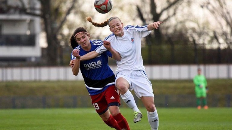 V prvom semifinále slovenského pohára porazili futbalistky slovana šaľu - Slovan Sala