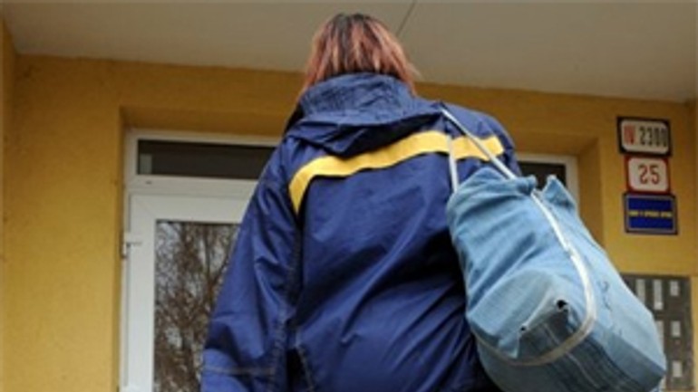 Bratislavské noviny treba žiadať najskôr od poštárov - postarka