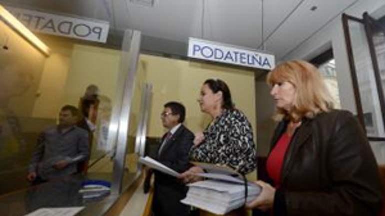 Rodičia škôlkarov odovzdali petíciu so 6200 podpismi - exnarova_peticia