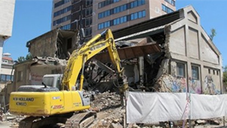 Pri búraní cvernovky nebol podľa polície nikto ohrozený - Cvernovka buranie2