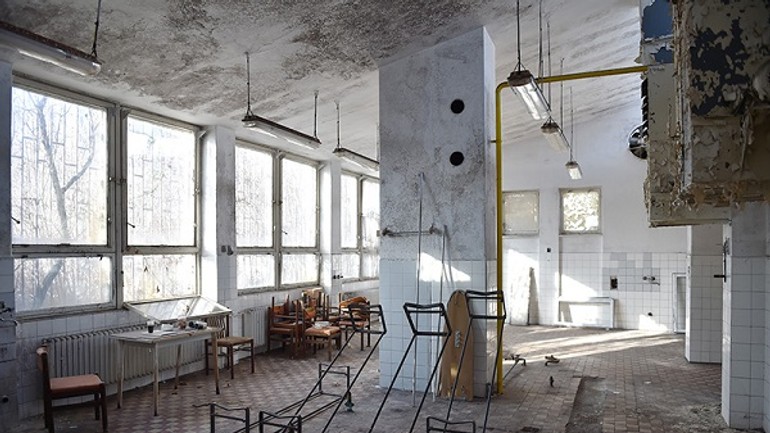 Zo schátranej budovy sa stane mládežnícke centrum - 2017_11_01 (1)