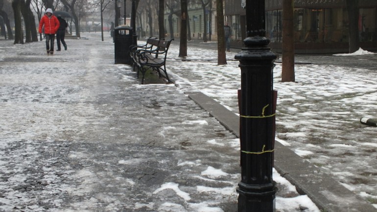Prvé trojnožky z centra už zmizli, na hviezdoslavovo námestie sa nevrátia - hviezdko_trojnozky01