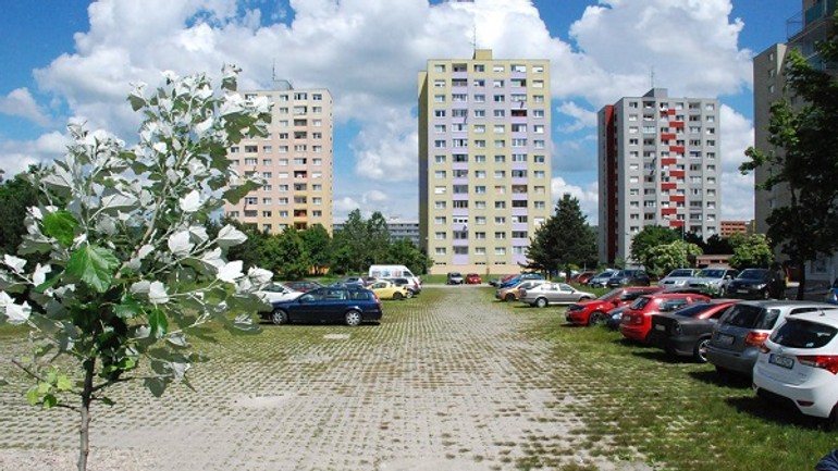 Hlavné mesto začína stavať prvé náhradné nájomné byty - pri krizi