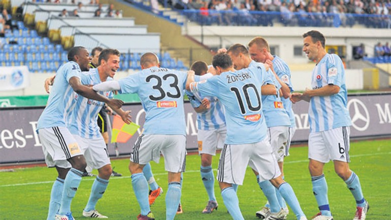 Šk slovan sa po dvoch rokoch tešil z ďalšieho titulu - Slovan dc