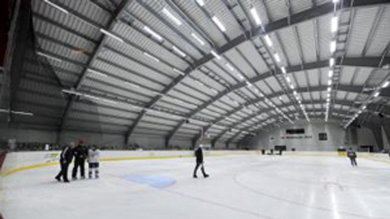 V ovsišti v piatok otvorili nový zimný štadión - stadion_petrzalka_01