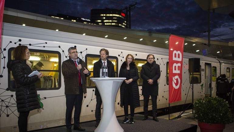 Druhý zľava Peter Mišík, Carl Helfried, Michaela Huber, Patrik Horný- umelecký vlak