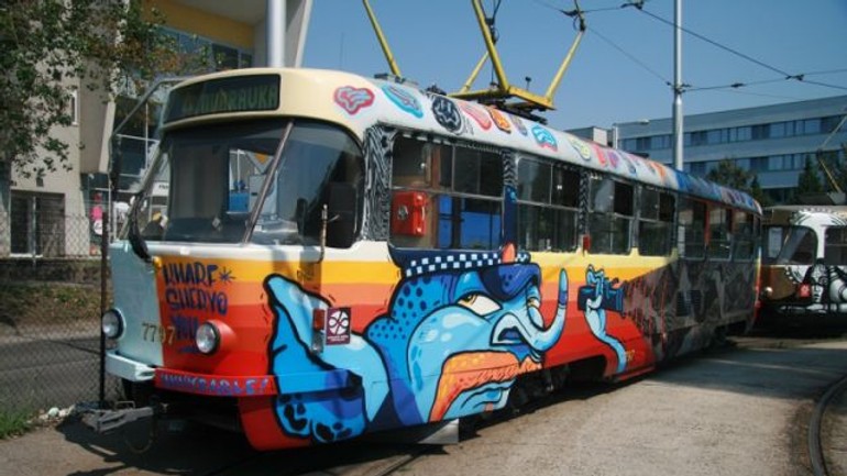 Po bratislave jazdí grafiti električka - elektricka_grafiti_1