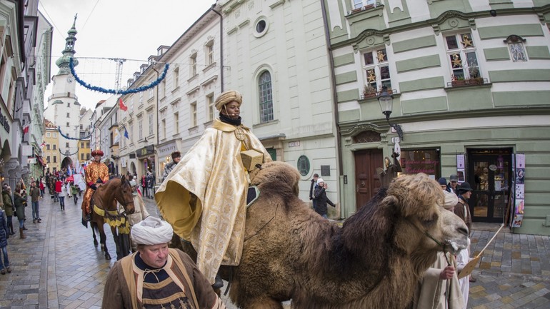 Trojkráľový sprievod v uliciach Bratislavy