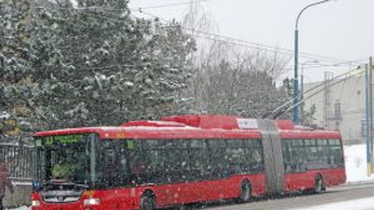 Malá kalamita: spoje na kolibu pre nezjazdné cesty nepremávajú - Trolejbus_MHD_1