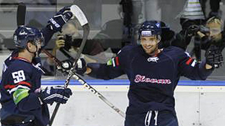 Khl: hokejisti slovana doma porazili aj novosibirsk - Hcslovan novosibirsk1