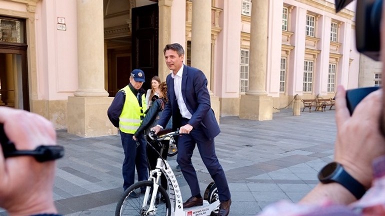 Kolobežky pre policajtov: viete, koľko stáli? - kolobežka2