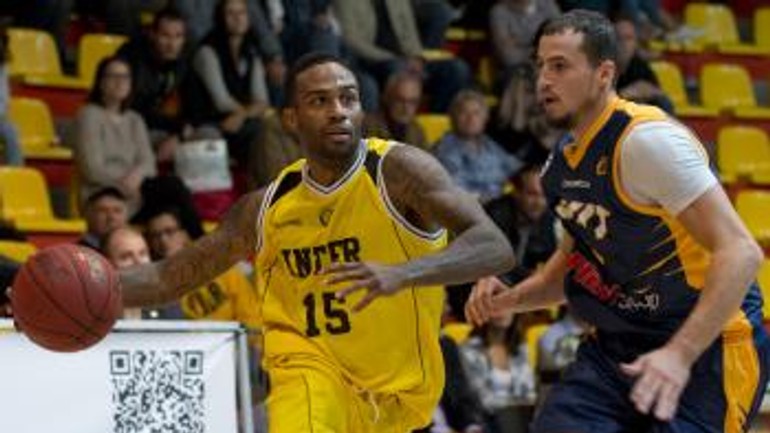 Basketbalisti interu v prvom kole zdolali svit 99:72 - bkinter_svit_2015