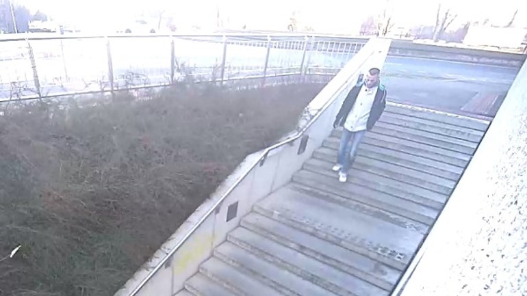 Muža, ktorý na ulici prepadával a okrádal seniorov polícia včera chytila! - LP foto 2