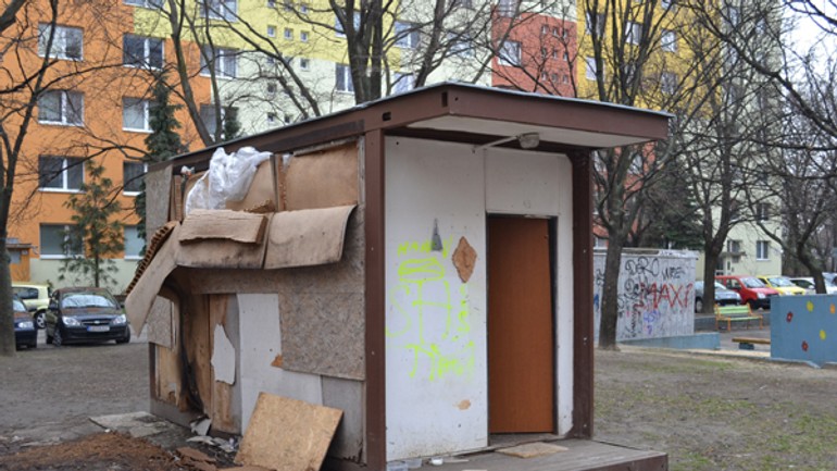 V unimobunke na muškátovej spia bezdomovci - muskatova1