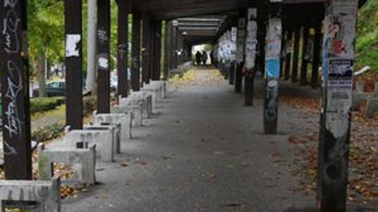 Poslanec nesrovnal kritizuje primátora ftáčnika pre hlavnú stanicu - hlavna_stanica_alej