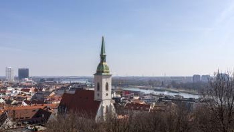 Pod dómom svätého martina sa nachádza cintorín. kto je tam pochovaný? - t_20032017dom_martin_3414736