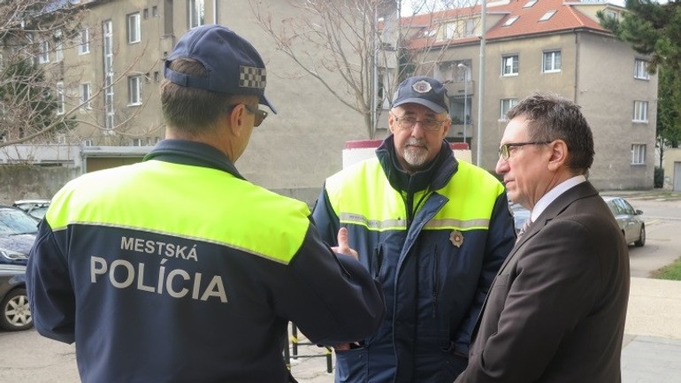 Mestskí pollicajti v Ružinove