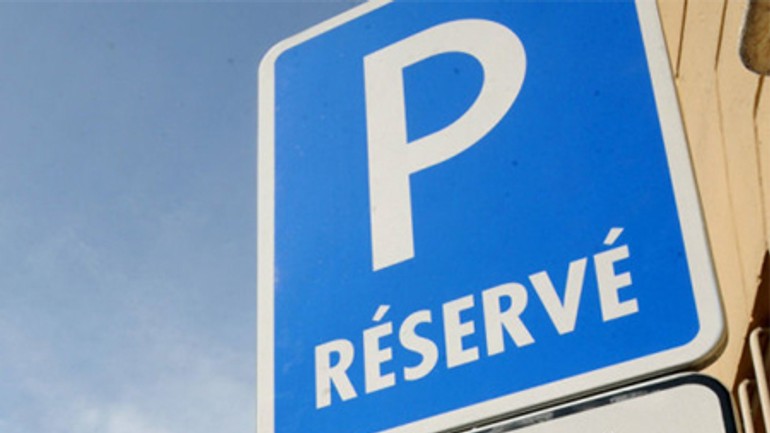 Pasportizácia parkovacích miest priniesla dúbravke utekajúce eurá - parkovanie_vyhradene