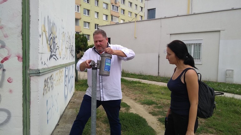 Kontajner na injekčné striekačky