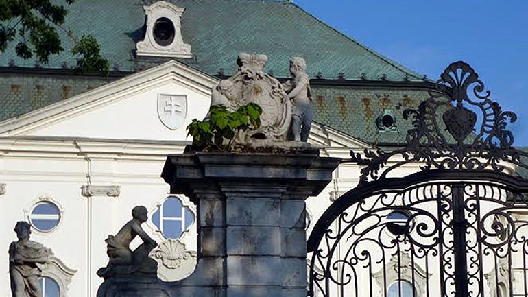 Burina na bráne do vládneho paláca - pamatnik15_1