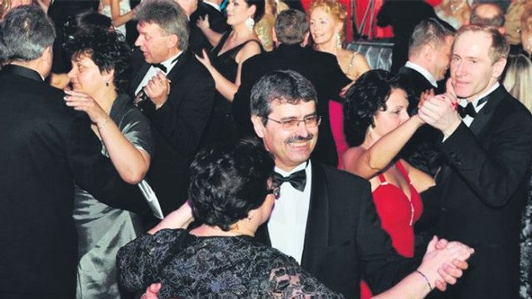 Plesovú sezónu v sobotu uzavrel bratislavský bál - Bal1