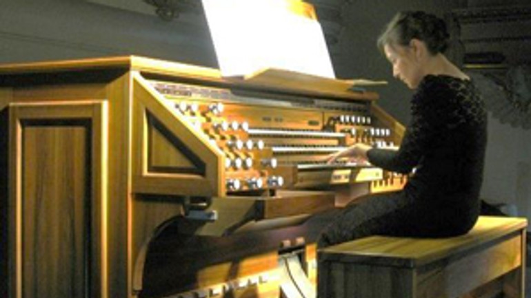 Arcibiskup zvolenský požehnal nový organ v ružinove - organ_ruzinov