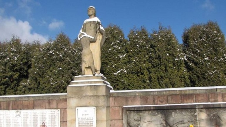 Bsk: nemôžeme mlčať, inak sa zverstvá z kľaku a ostrého grúňa zopakujú - klak-pamatnik-nestandard2