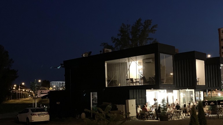 Galéria kontajner na Farského