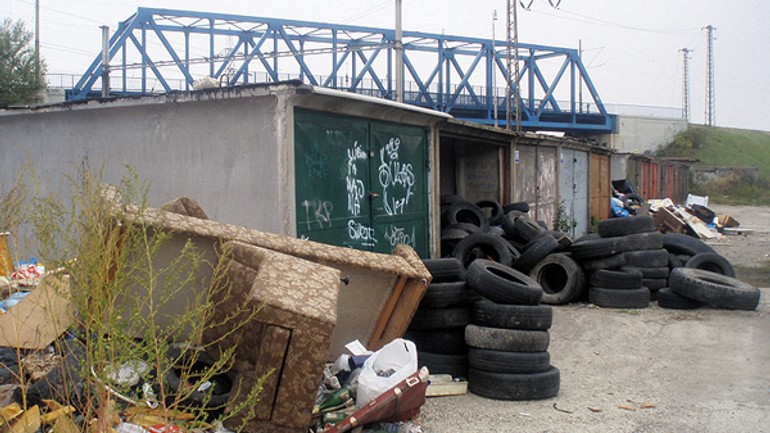 Čiernu skládku samospráva odstránila, je tam znova - Cernockeho1