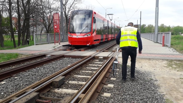 Vykoľajená električka