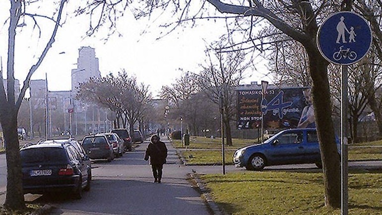 Prečo sa ešte nové pravidlá parkovania nezavádzajú do praxe? - parking