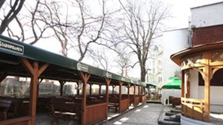 Umelka ruší nočný pokoj, hostia si vraj pýtajú od kapiel prídavky - umelka