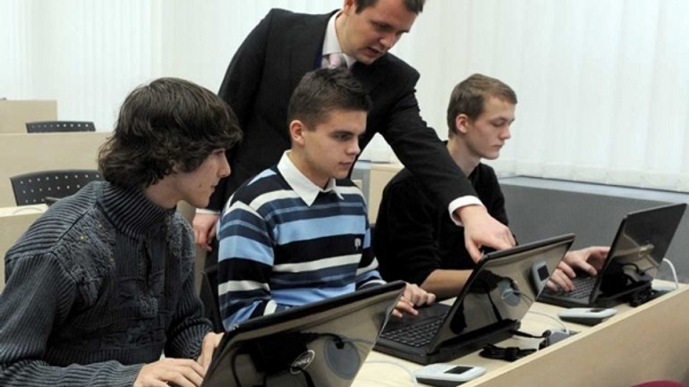 Mesto ponúka stáže pre študentov, ich pomoc využilo aj v minulosti - studenti_0