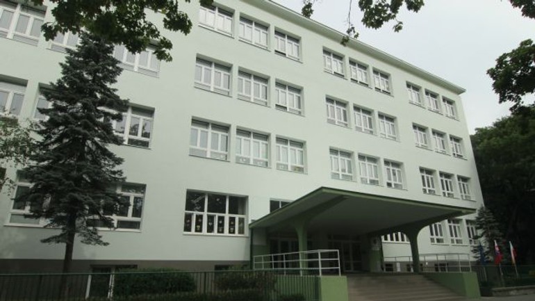 Škola a dve škôlky sú zase krajšie - zs_ceska