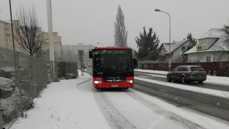 Autobus - sneženie