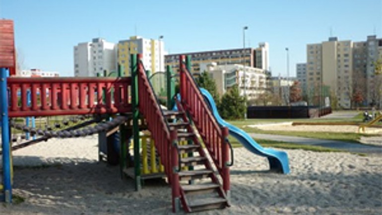 Dúbravka opravuje najvyťaženejšie detské ihrisko - ihrisko_peknikova
