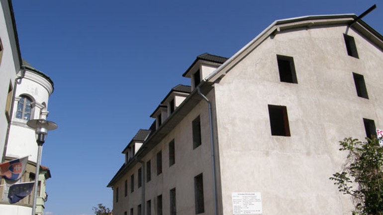 Objekt bývalého barokového hostinca v podhradí už roky nikoho nezaujíma - Zizkova5