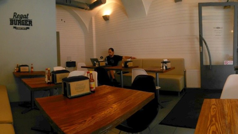 Regal burger je módny a pridrahý - regal_burger