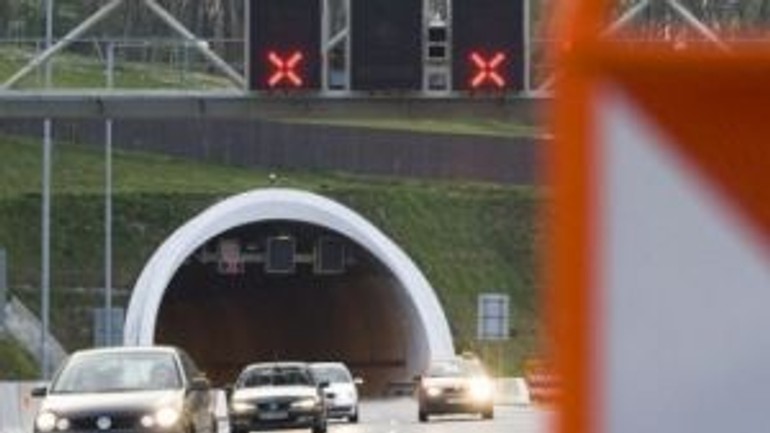 Za tunelom sitina sa dnes ráno zrazili tri autá - Tunel sitina