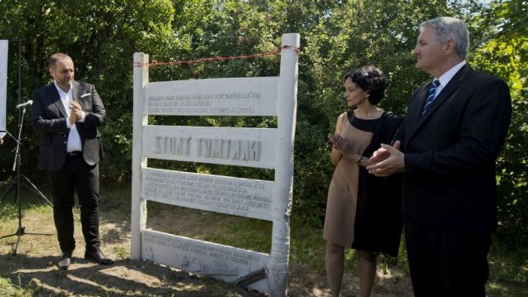 V petržalke odhalili pamätník obeti komunistického režimu - pamatnik_petrzalka