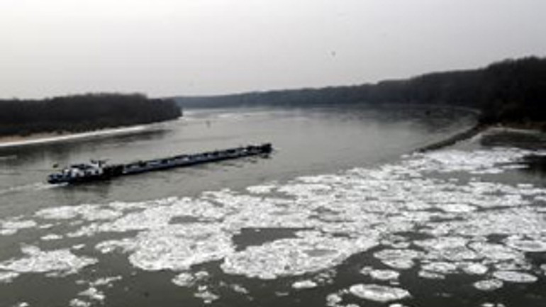 Plavba na dunaji sa môže obnoviť v polovici týždňa - Dunaj lod1